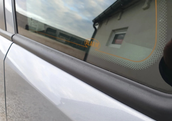 Opel Meriva cena 15700 przebieg: 180000, rok produkcji 2006 z Mieroszów małe 301